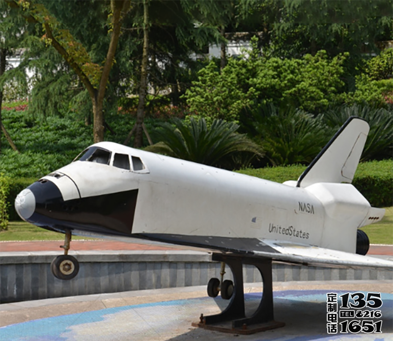 公園游樂場(chǎng)玻璃鋼飛機(jī)模型雕塑 公園游樂場(chǎng)玻璃鋼飛機(jī)模型雕塑