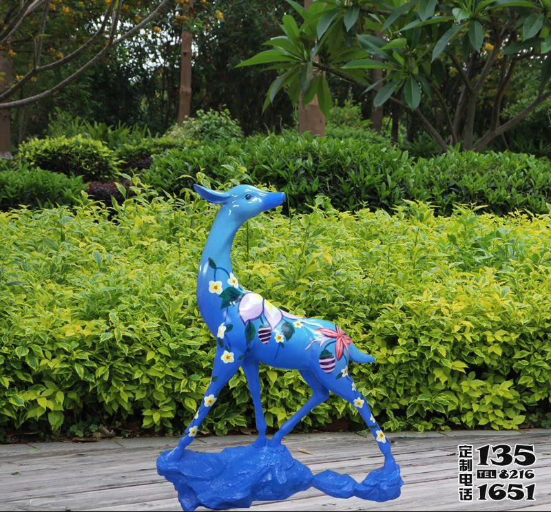 公園景區(qū)玻璃鋼藍(lán)色彩繪鹿雕塑 公園景區(qū)玻璃鋼藍(lán)色彩繪鹿雕塑