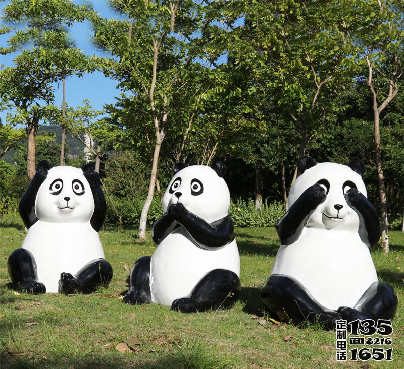 海邊觀光景區(qū)搞怪玻璃鋼熊貓雕塑 海邊觀光景區(qū)搞怪玻璃鋼熊貓雕塑