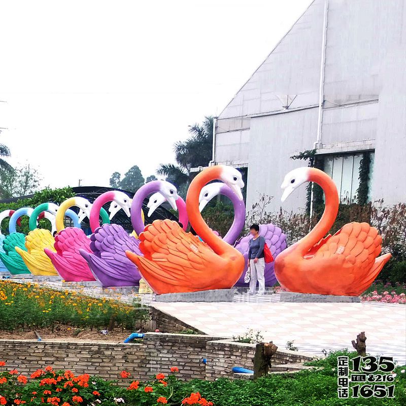 景區(qū)玻璃鋼彩繪愛心天鵝雕塑 景區(qū)玻璃鋼彩繪愛心天鵝雕塑