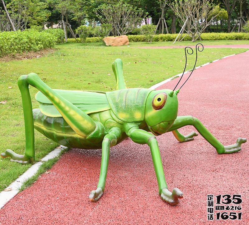 游樂場玻璃鋼仿真動(dòng)物蝗蟲雕塑 游樂場玻璃鋼仿真動(dòng)物蝗蟲雕塑