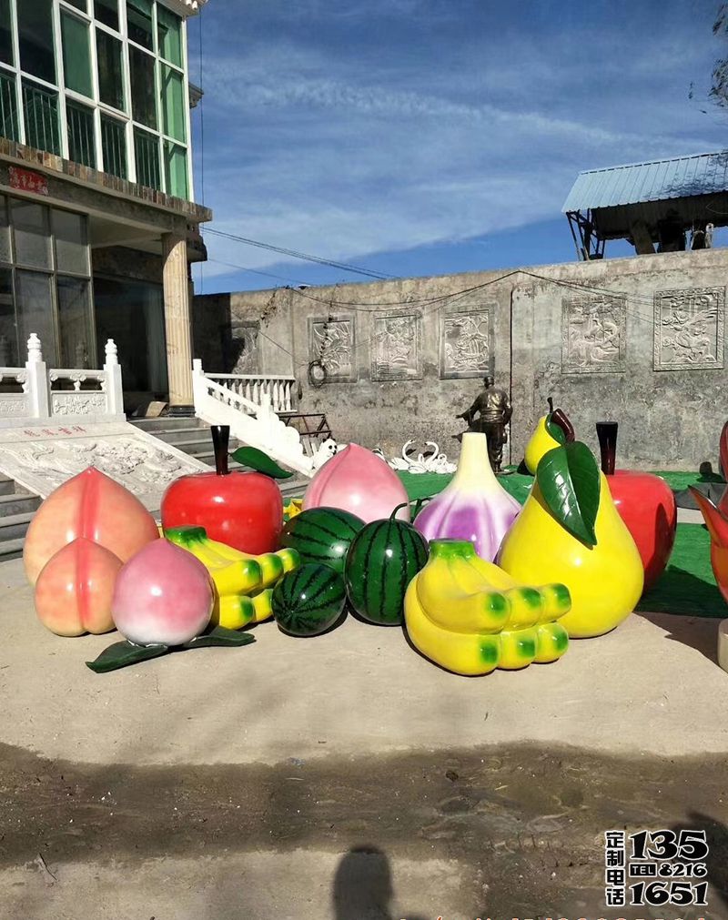 農(nóng)場(chǎng)卡通玻璃鋼彩繪各種水果雕塑 農(nóng)場(chǎng)卡通玻璃鋼彩繪各種水果雕塑