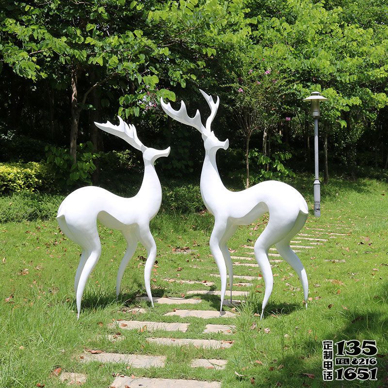 公園景區(qū)玻璃鋼兩只抽象梅花鹿雕塑 公園景區(qū)玻璃鋼兩只抽象梅花鹿雕塑