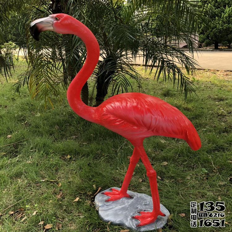 公園一只站立的紅色玻璃鋼火烈鳥(niǎo)雕塑 公園一只站立的紅色玻璃鋼火烈鳥(niǎo)雕塑