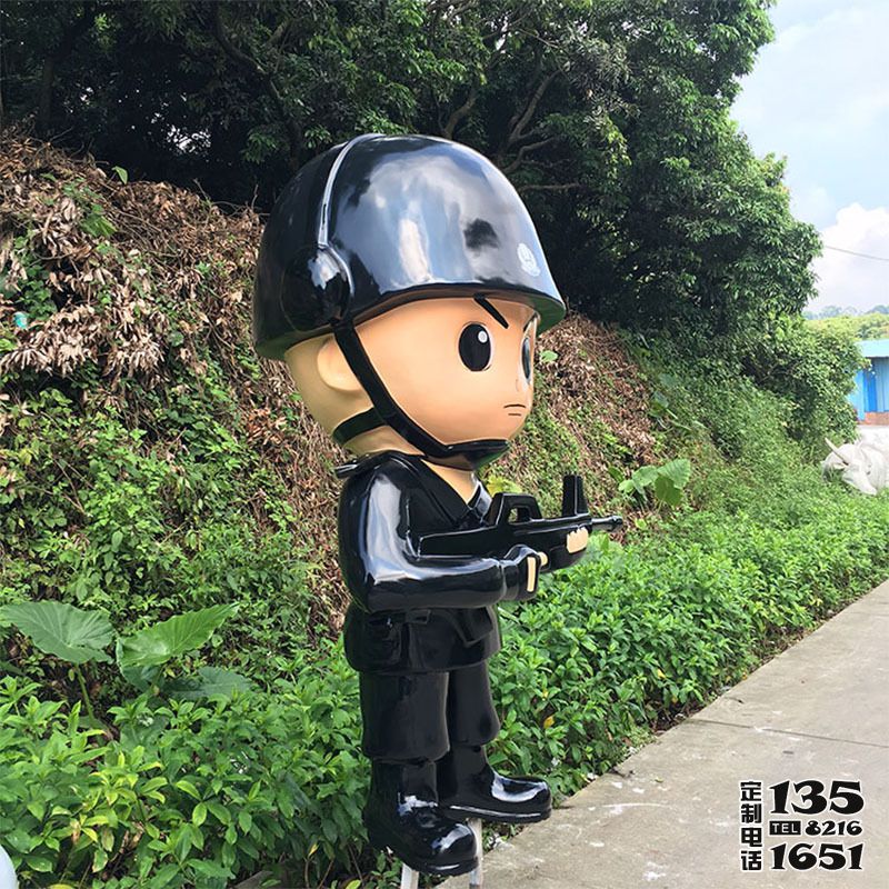玻璃鋼卡通戶(hù)外執(zhí)勤的警察雕塑