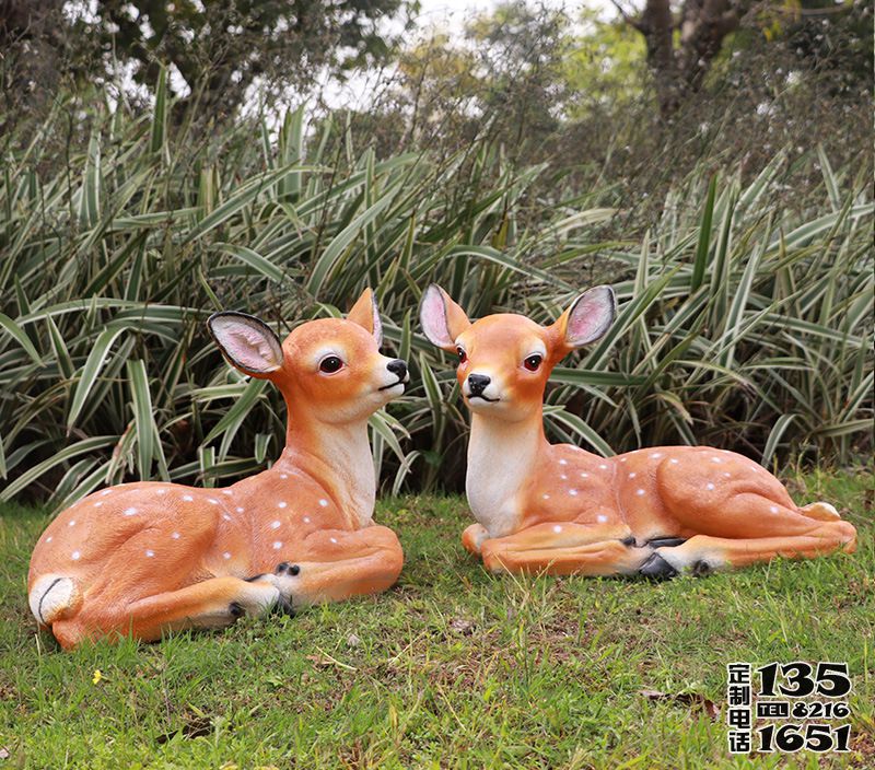 商場庭院公園玻璃鋼彩繪仿真動(dòng)物梅花鹿雕塑 商場庭院公園玻璃鋼彩繪仿真動(dòng)物梅花鹿雕塑